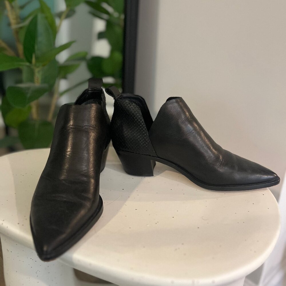 Dolce Vita Sonni Black Leather Ankle Boots